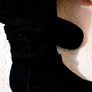 💚Black fitted zipup boots CA collection Carrini